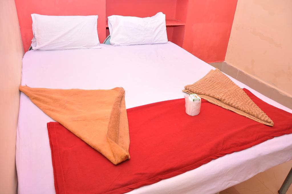 Manju Guest House 亨比 外观 照片